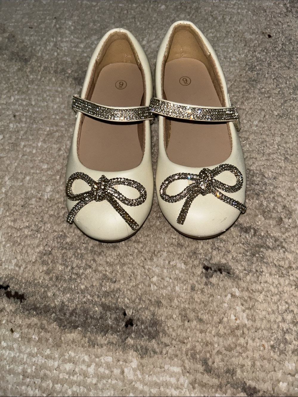 Used Girls Cream Ballet Flats with Glitter Bow